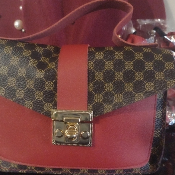 3pc BURST OF BERRY - Picture 3 of 7